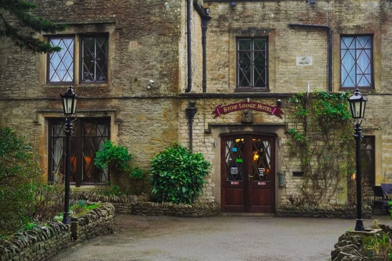 Stow on the Wold UK: Shop Cotswold Charm & Hidden Gems in 1 Day