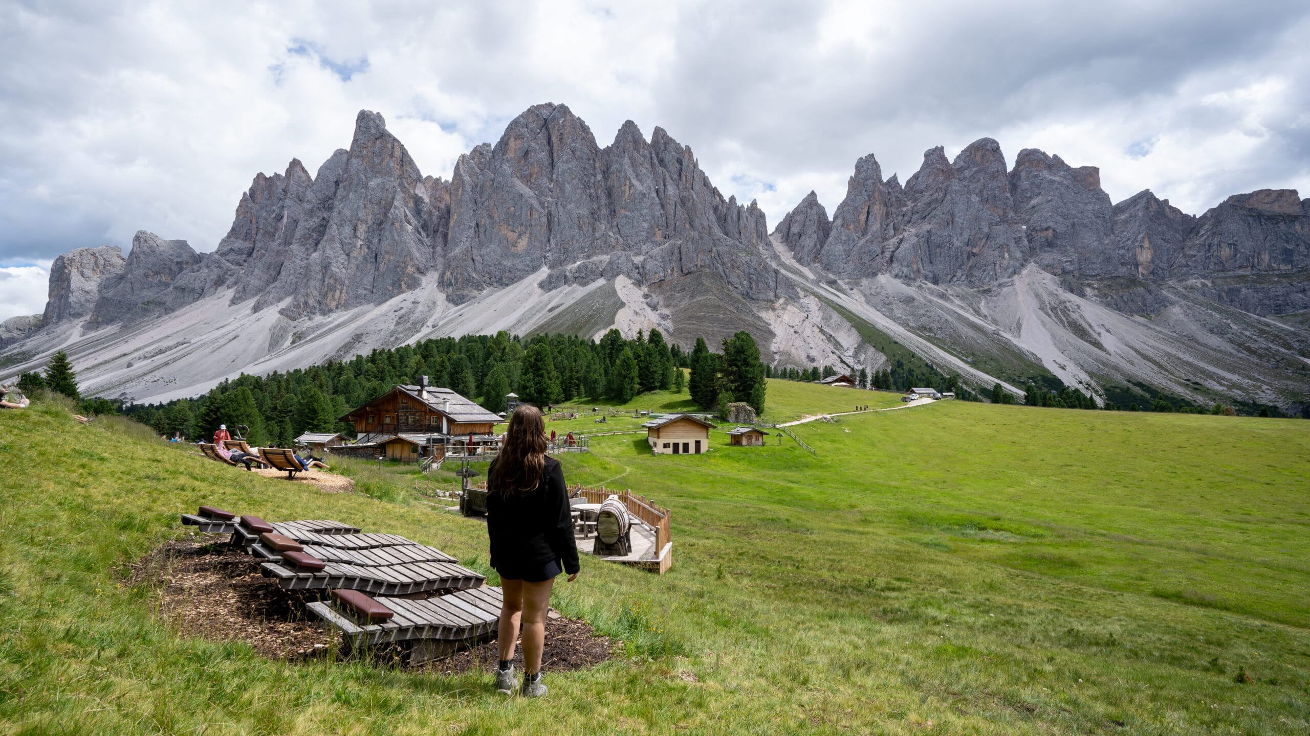 how many days do you need in the Dolomites - Geisler Alm beneath the Odle peaks, Val di Funes