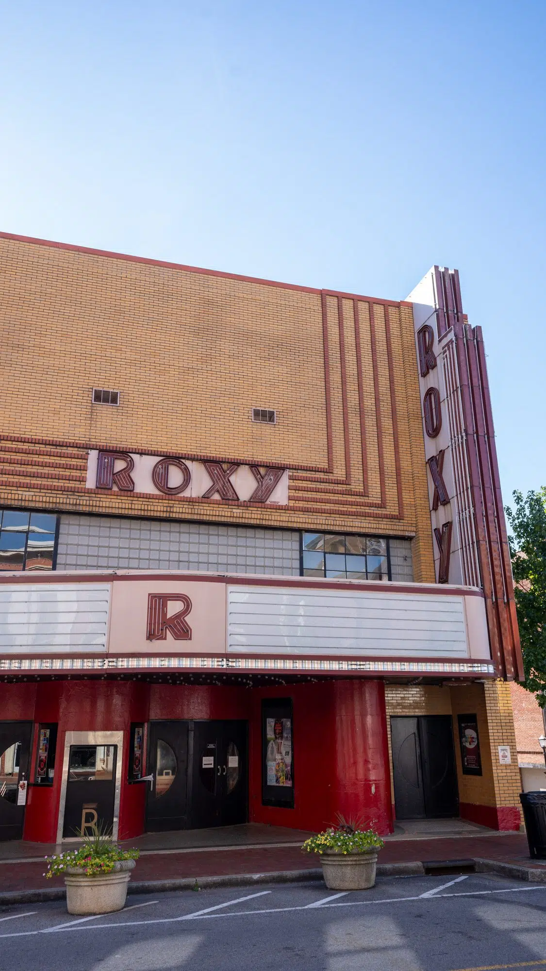 Art deco facade of the Roxy Regional Theatre in downtown Clarksville, Tennessee